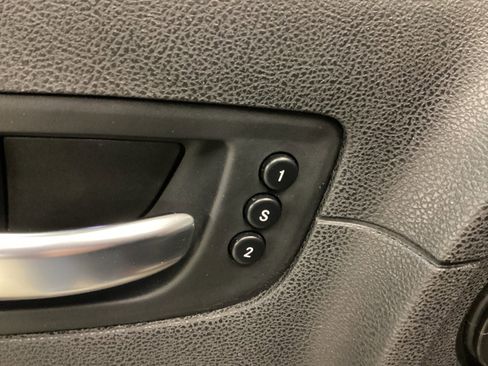 Used 2019 Chrysler 300 Limited w/ Safetytec Plus Group image 14