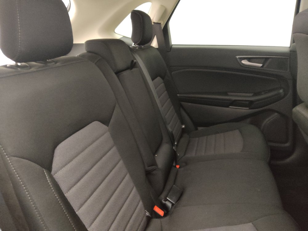 Used 2021 Ford Edge SE FWD image 19