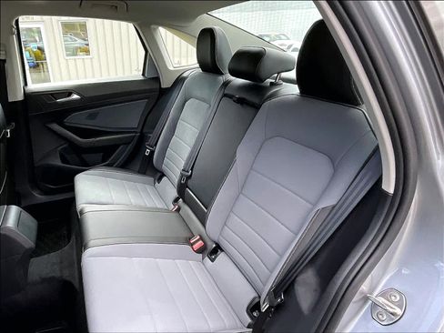 Used 2025 Volkswagen Jetta SE FWD image 15