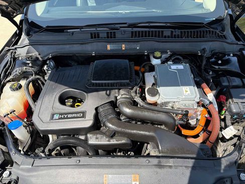 Used 2018 Ford Fusion Titanium FWD image 11