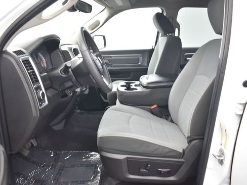 Used 2022 RAM 1500 Classic SLT image 9