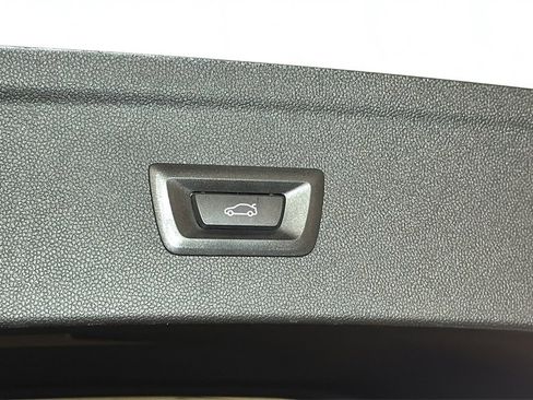 Used 2024 BMW iX xDrive50 w/ Premium Package image 17