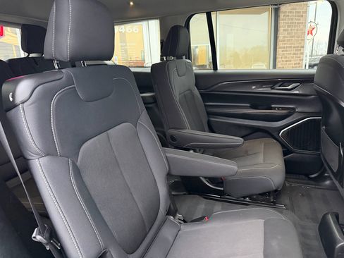 Used 2022 Jeep Grand Cherokee L Laredo w/ Luxury Tech Group I image 32