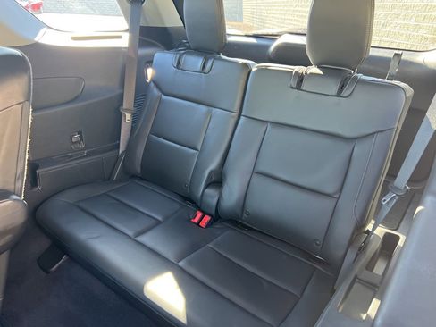 Used 2022 Ford Explorer XLT w/ Equipment Group 202A image 27