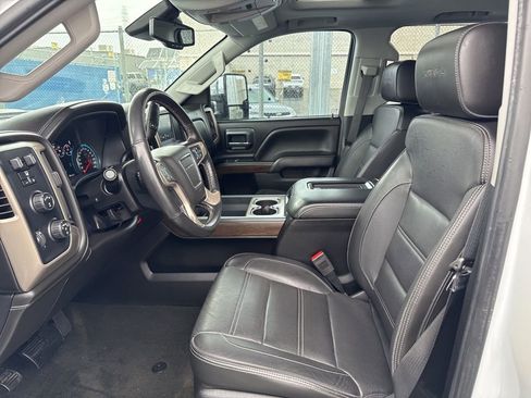 Used 2017 GMC Sierra 2500 Denali w/ Duramax Plus Package image 24