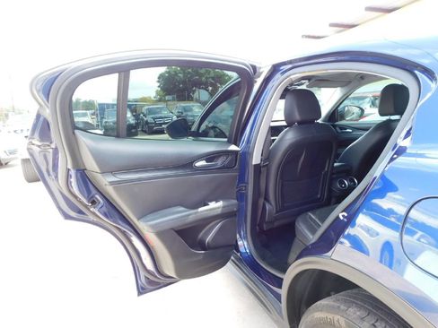 Used 2018 Alfa Romeo Stelvio AWD image 25