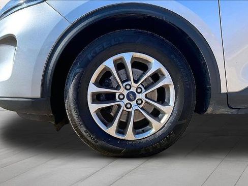 Certified 2022 Ford Escape SE w/ Cold Weather Package FWD image 9