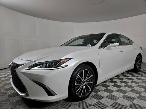 Certified 2024 Lexus ES 250 w/ Premium Package image 2