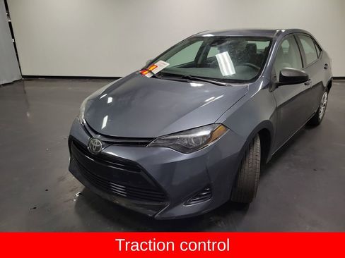 Used 2017 Toyota Corolla LE image 4