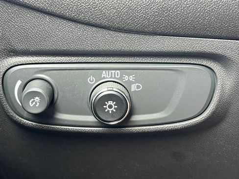 Used 2023 Chevrolet Equinox LT w/ Driver Convenience Package AWD/4WD image 18