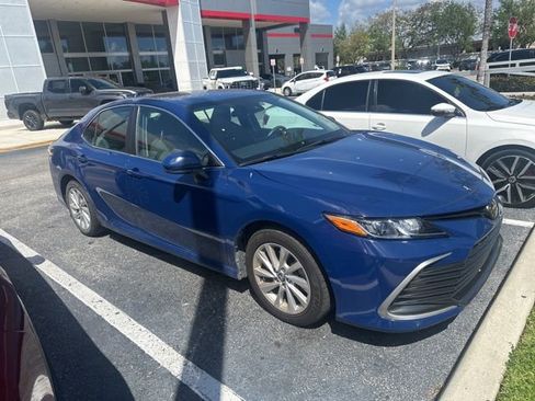 Used 2023 Toyota Camry LE image 2