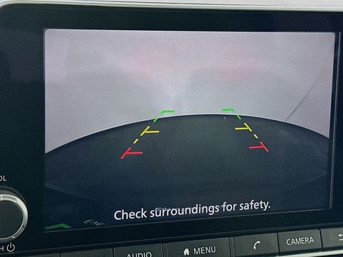 Used 2025 Nissan Rogue SV image 22