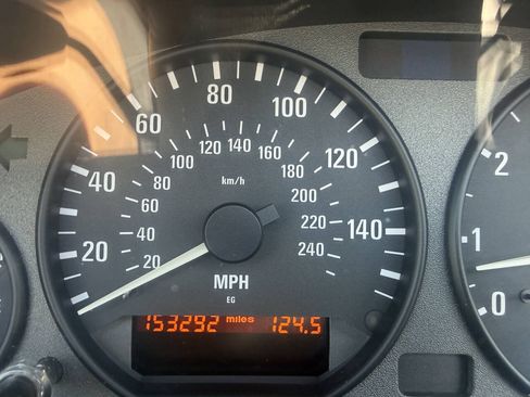 Used 1999 BMW Z3 2.5i RWD image 10