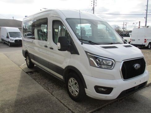 Used 2023 Ford Transit 350 XLT image 3