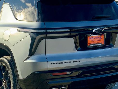 New 2026 Chevrolet Traverse RS w/ LPO, Floor Liner Package image 14