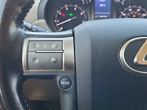 Used 2018 Lexus GX 460 Premium w/ Premium Package AWD/4WD image 25