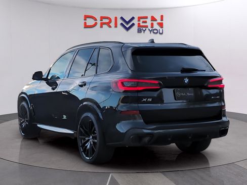 Used 2022 BMW X5 sDrive40i w/ M Sport Package image 3