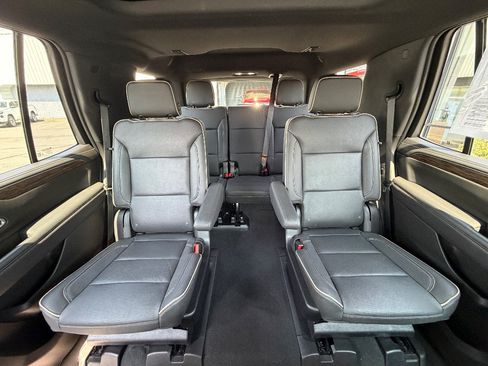 Used 2022 Chevrolet Tahoe Premier AWD/4WD image 4