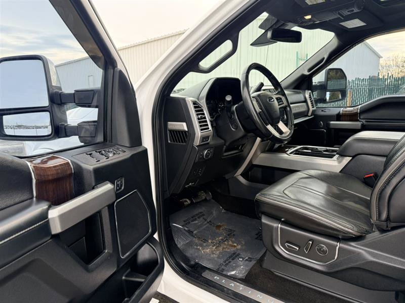 Used 2017 Ford F250 Platinum w/ Platinum Ultimate Package AWD/4WD image 29