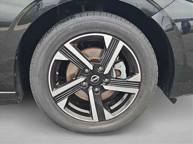 Used 2024 Nissan Sentra SV FWD image 8