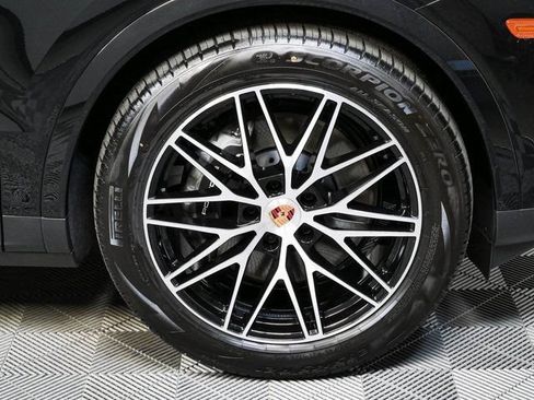 New 2026 Porsche Cayenne AWD/4WD image 38