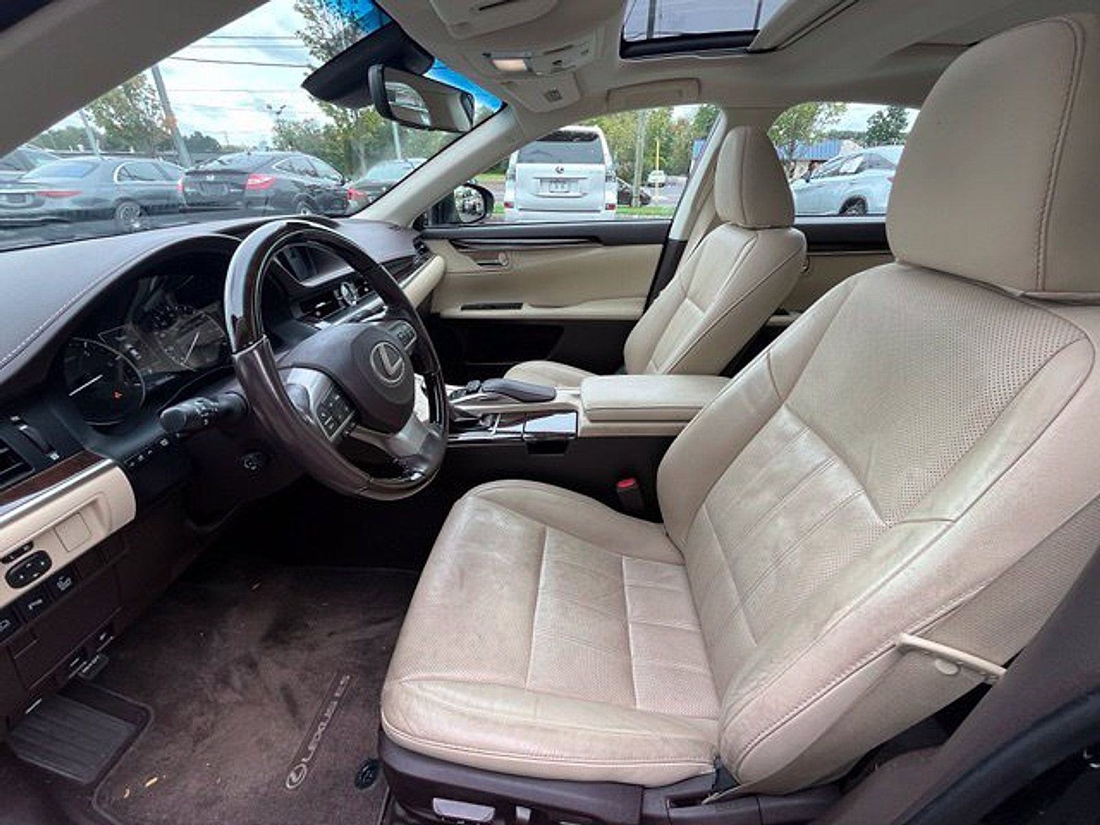 Used 2018 Lexus ES 350 w/ Luxury Package w/Wood Trim FWD image 13