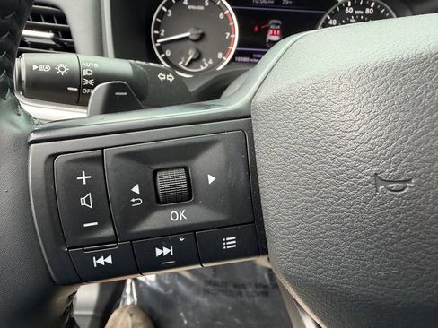 Used 2025 Nissan Rogue SV w/ SV Premium Package FWD image 19