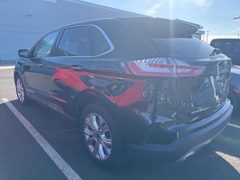 Used 2022 Ford Edge Titanium AWD/4WD image 3