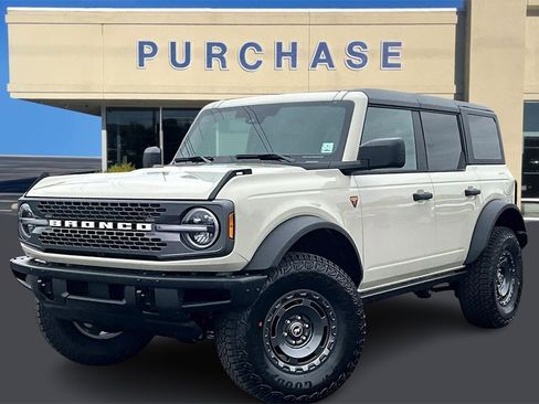 New 2025 Ford Bronco Badlands w/ Sasquatch Package image 2