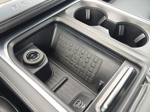 Used 2025 Ford Expedition Platinum AWD/4WD image 42