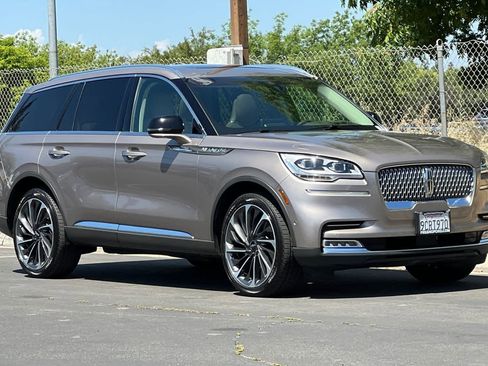 Certified 2020 Lincoln Aviator Reserve w/ Equipment Group 202A AWD/4WD image 10