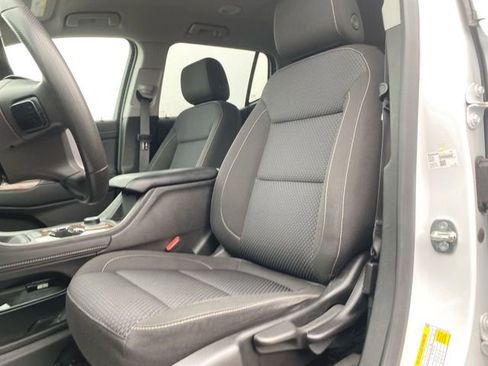 Used 2023 GMC Acadia SLE image 18