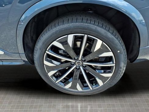 New 2026 Volvo XC90 B5 Plus w/ Protection Package Premier AWD/4WD image 10