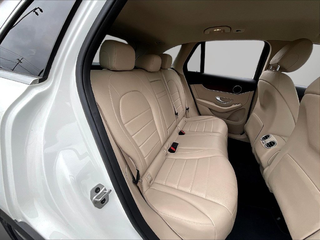 Used 2022 Mercedes-Benz GLC 300 4MATIC w/ Multimedia Package Lite image 24