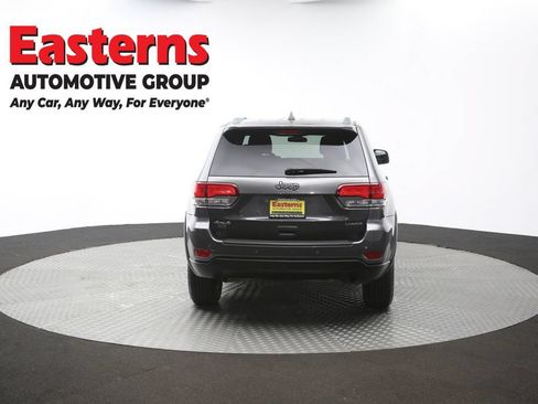 Used 2020 Jeep Grand Cherokee Laredo AWD/4WD image 35