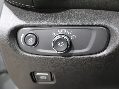 Used 2025 Chevrolet Blazer LT AWD/4WD image 33