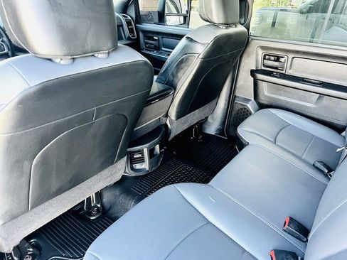 Used 2024 RAM 2500 Tradesman w/ Chrome Appearance Group image 15