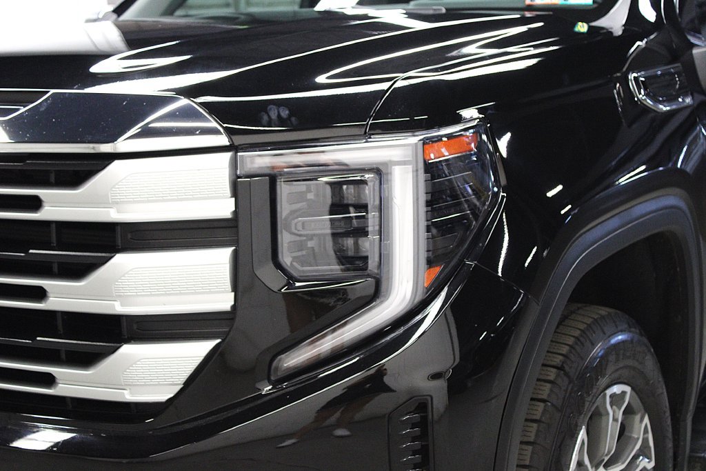 Used 2023 GMC Sierra 1500 SLE AWD/4WD image 38