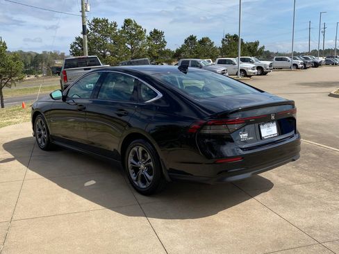 Used 2023 Honda Accord EX image 4