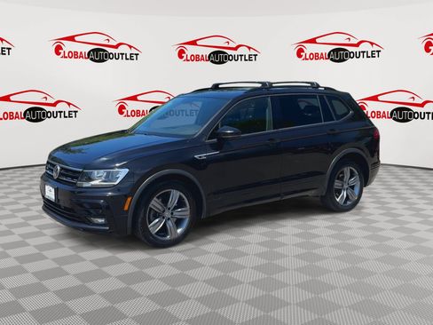 Used 2020 Volkswagen Tiguan SE R-Line AWD/4WD image 4