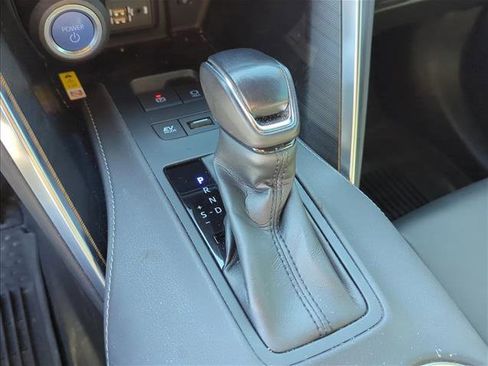 Certified 2022 Toyota Venza XLE image 23