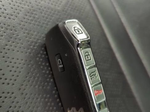 Used 2023 Kia Sorento SX FWD image 33