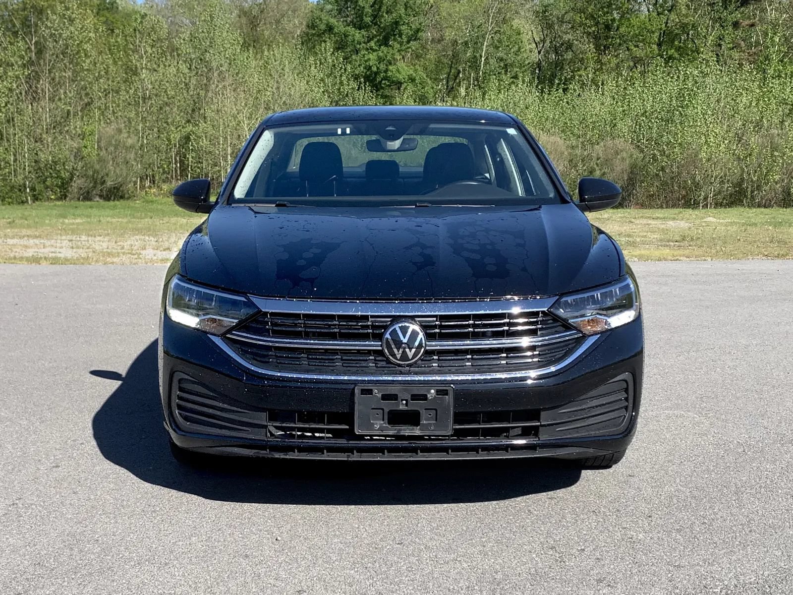 Used 2024 Volkswagen Jetta SE FWD image 2