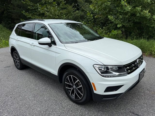 Used 2021 Volkswagen Tiguan SE R-Line AWD/4WD image 4