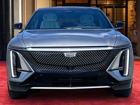 New 2026 Cadillac Lyriq Premium Luxury w/ LPO, Floor Liner Package AWD/4WD image 3