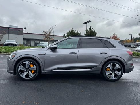 Used 2022 Audi e-tron Premium Plus w/ Premium Plus Package image 6