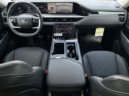 New 2026 INFINITI QX80 Luxe RWD image 9