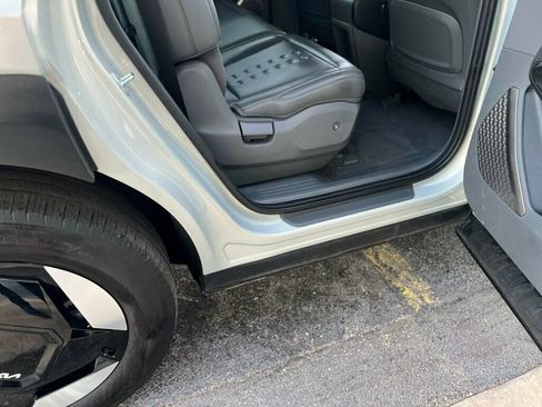 Used 2024 Kia EV9 Wind image 44