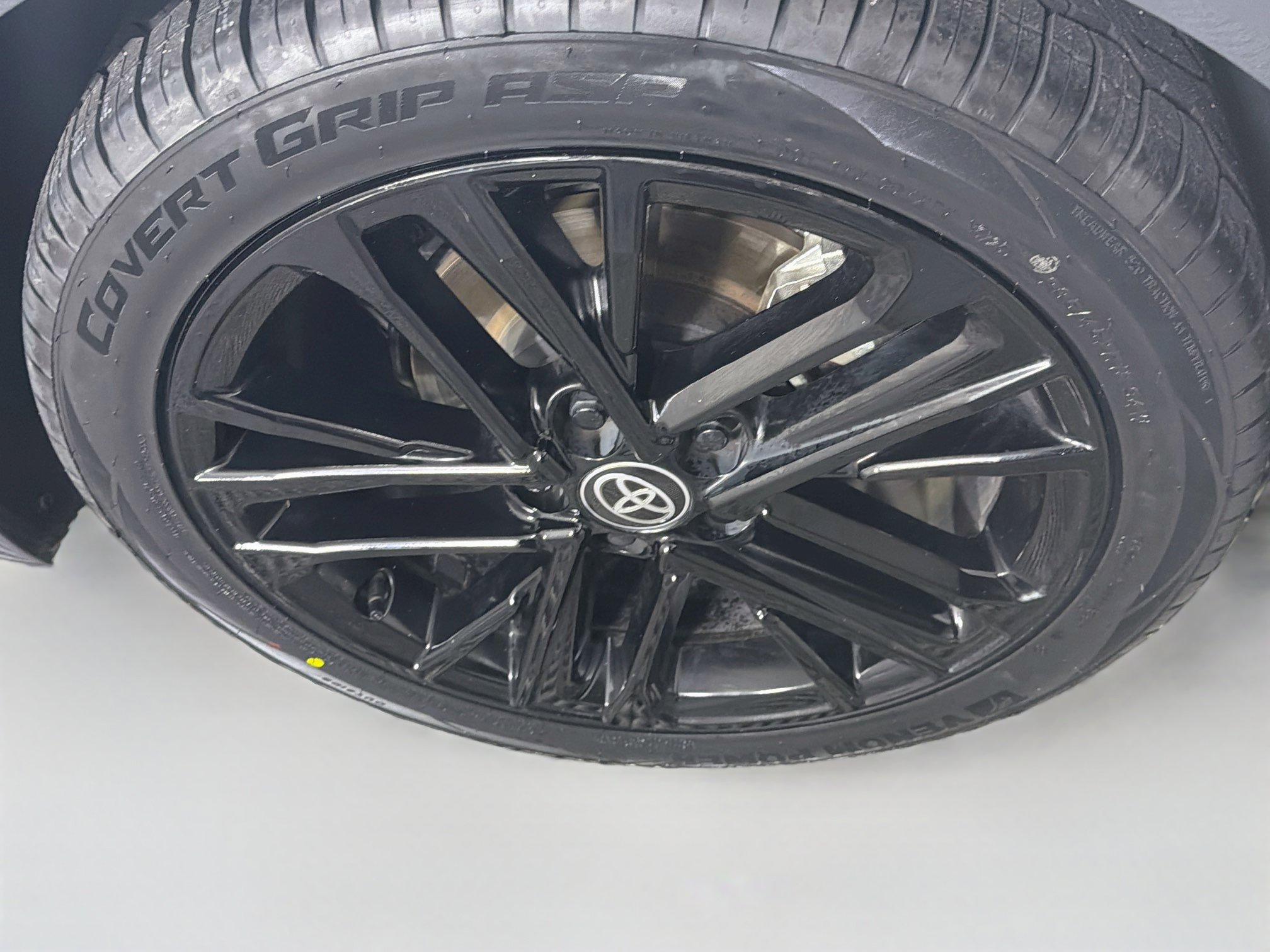 Used 2025 Toyota Camry SE FWD image 11
