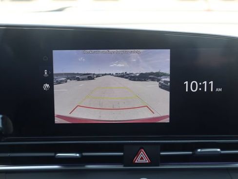 Used 2025 Hyundai Elantra SEL FWD image 18